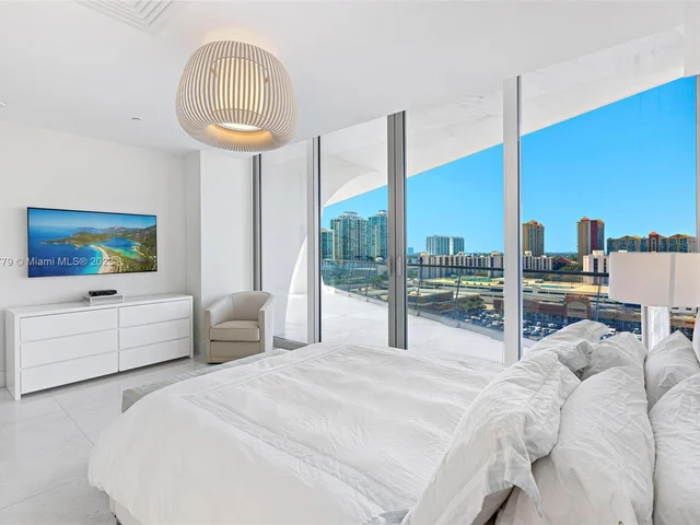 16901 Collins Ave # 901, Sunny Isles Beach FL 33160