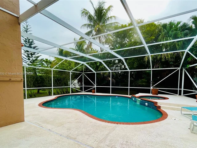 612 Cambridge Ter, Weston FL 33326