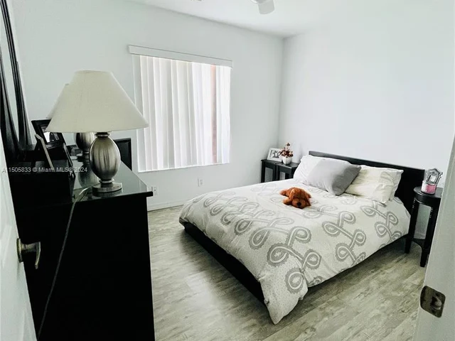 612 Cambridge Ter, Weston FL 33326