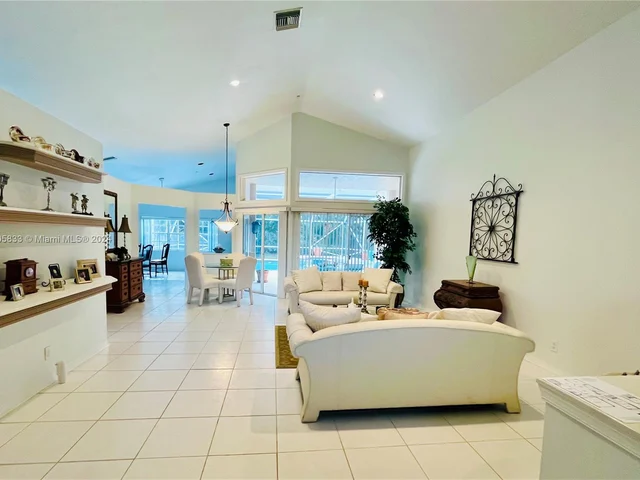 612 Cambridge Ter, Weston FL 33326