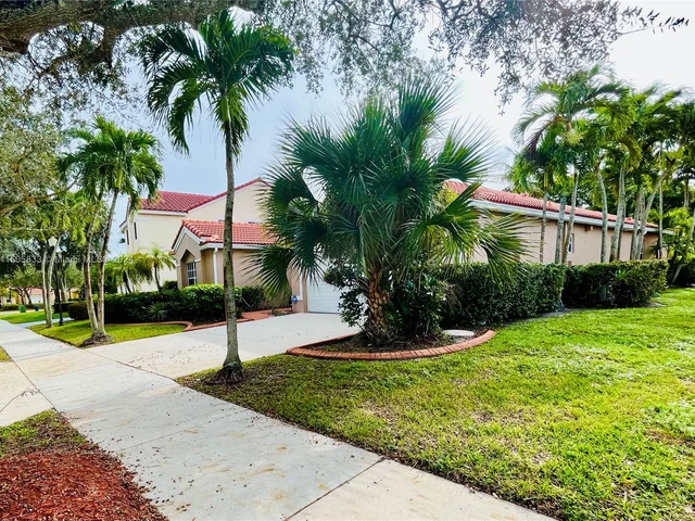 612 Cambridge Ter, Weston FL 33326