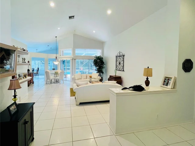 612 Cambridge Ter, Weston FL 33326