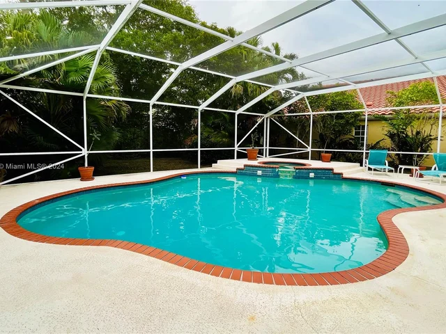 612 Cambridge Ter, Weston FL 33326