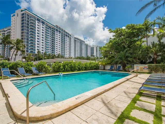 2421 Lake Pancoast Dr # 6A, Miami Beach FL 33140