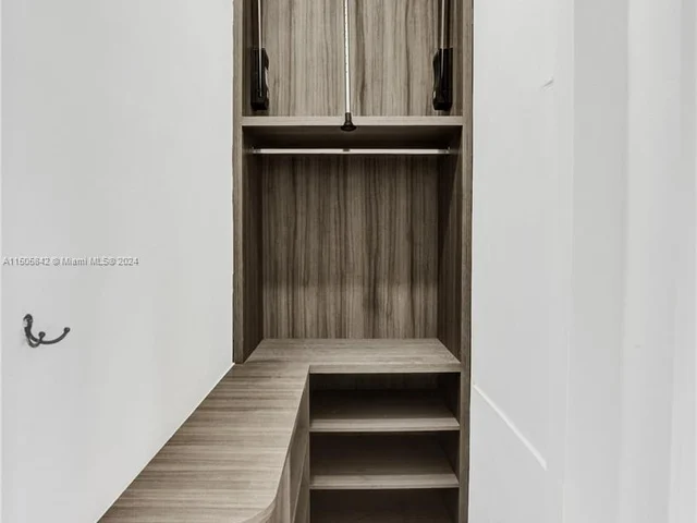 2421 Lake Pancoast Dr # 6A, Miami Beach FL 33140