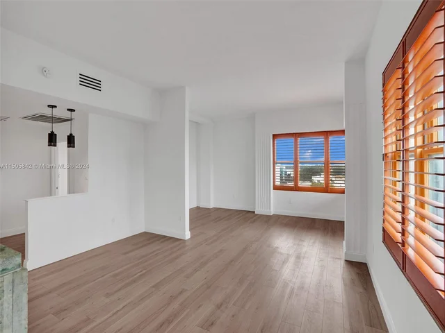 2421 Lake Pancoast Dr # 6A, Miami Beach FL 33140