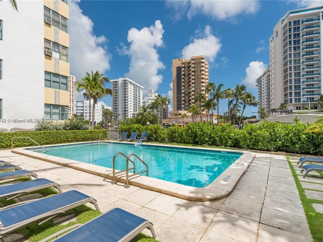 2421 Lake Pancoast Dr # 6A, Miami Beach FL 33140