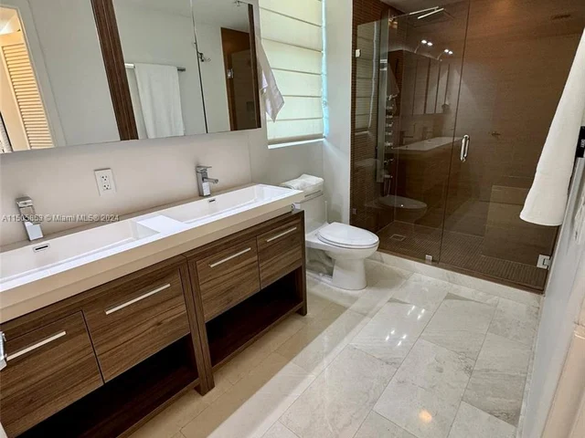 41 SE 5th St # 1701, Miami FL 33131