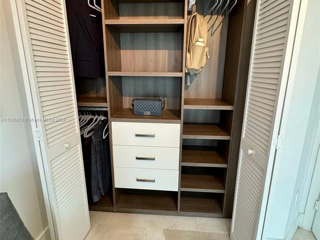 41 SE 5th St # 1701, Miami FL 33131