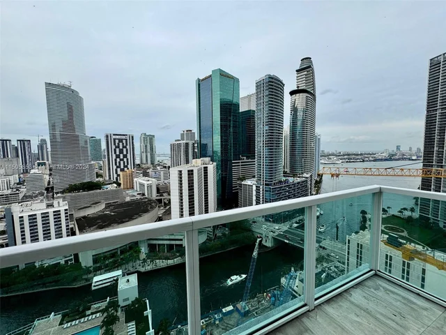 41 SE 5th St # 1701, Miami FL 33131