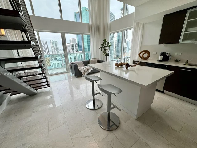 41 SE 5th St # 1701, Miami FL 33131