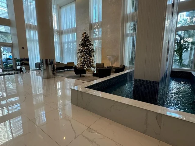 41 SE 5th St # 1701, Miami FL 33131