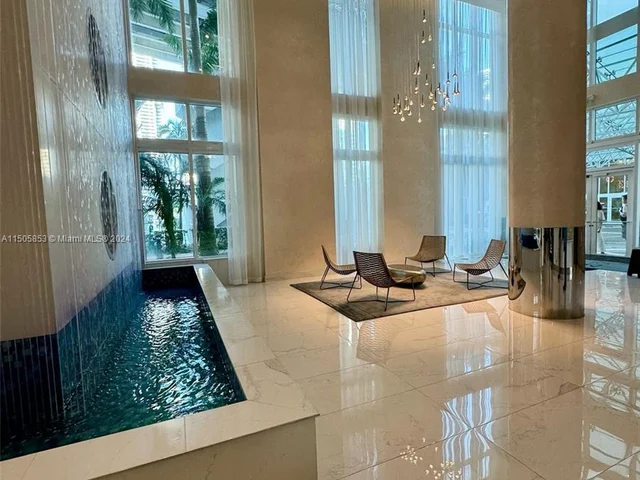 41 SE 5th St # 1701, Miami FL 33131