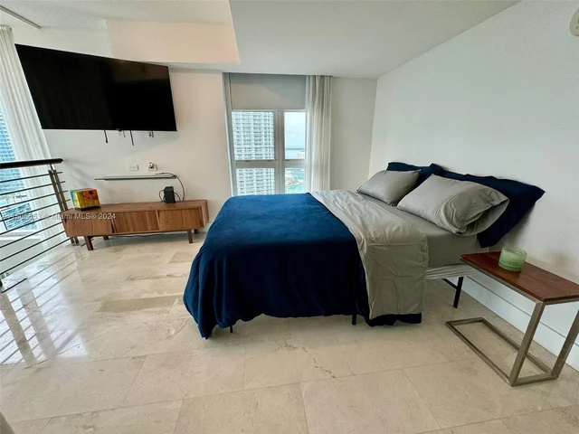 41 SE 5th St # 1701, Miami FL 33131