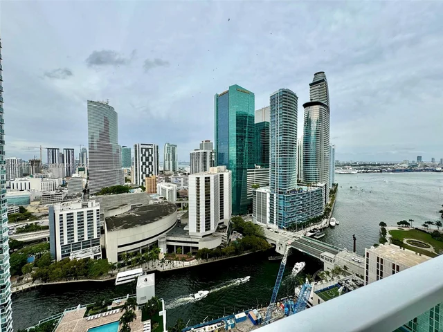 41 SE 5th St # 1701, Miami FL 33131