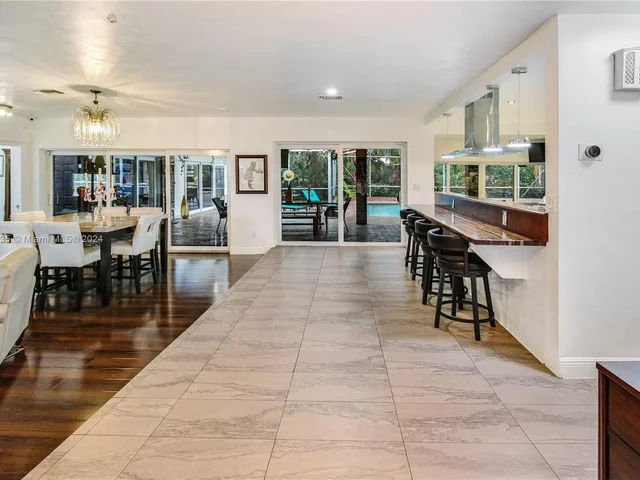 19901 NE 21st Ave, Miami FL 33179