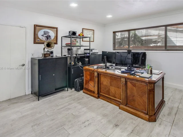 19901 NE 21st Ave, Miami FL 33179