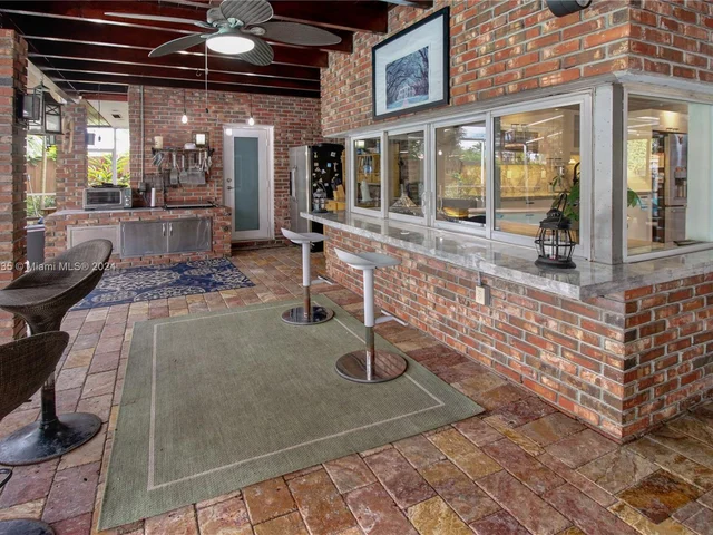 19901 NE 21st Ave, Miami FL 33179