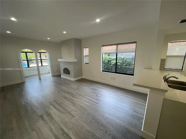 1637 SW 10th St # 2, Miami FL 33135