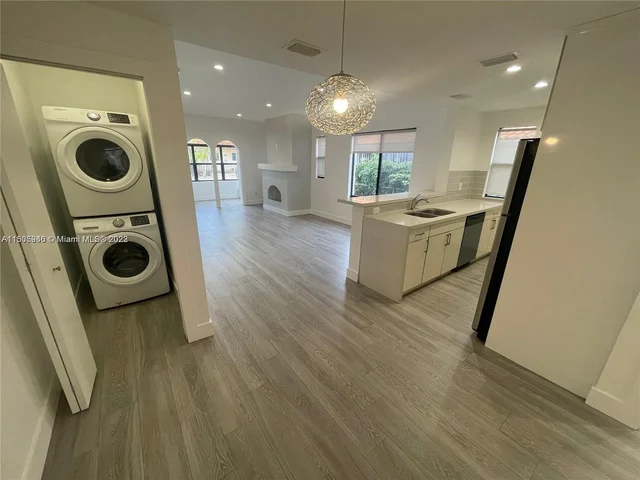 1637 SW 10th St # 2, Miami FL 33135