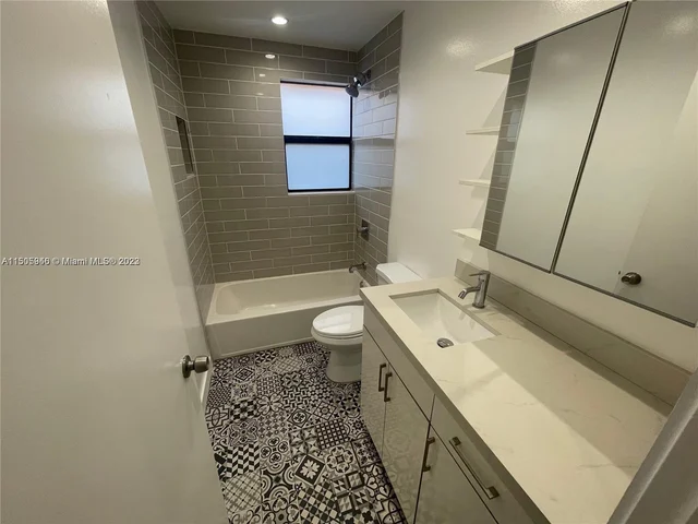 1637 SW 10th St # 2, Miami FL 33135