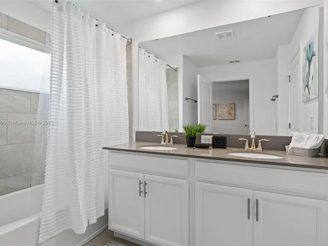 1048 Leader Street # 1048, Davenport FL 33896