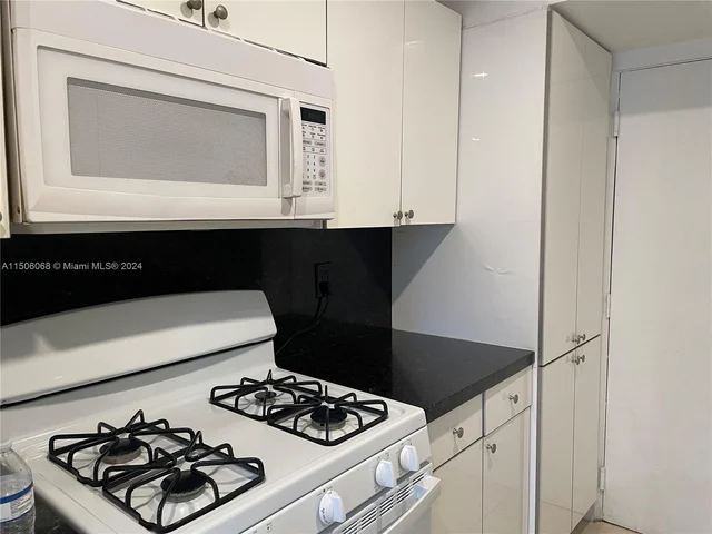 18101 NW 68th Ave # D202, Hialeah FL 33015