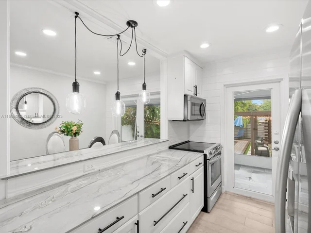 515 Lafayette Dr, Miami Springs FL 33166