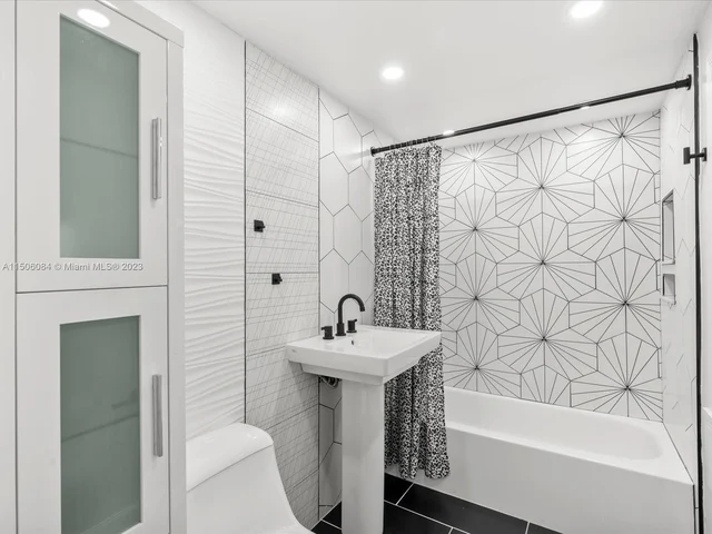 515 Lafayette Dr, Miami Springs FL 33166