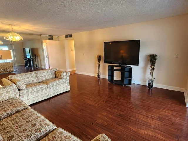 141 SE 3rd Ave # 105, Dania Beach FL 33004