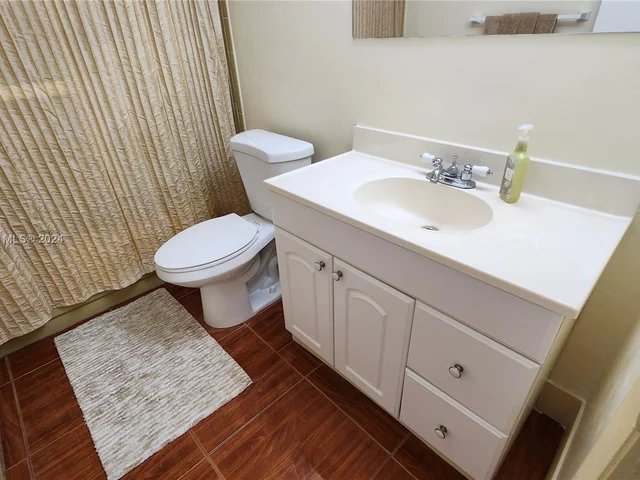 141 SE 3rd Ave # 105, Dania Beach FL 33004