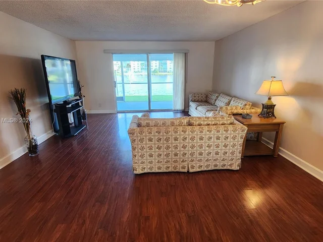 141 SE 3rd Ave # 105, Dania Beach FL 33004