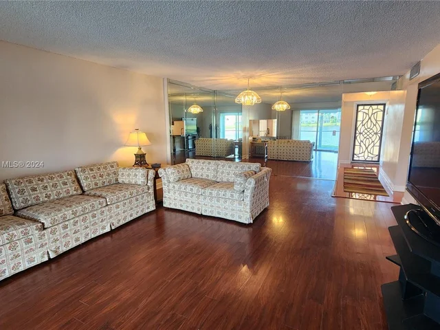 141 SE 3rd Ave # 105, Dania Beach FL 33004