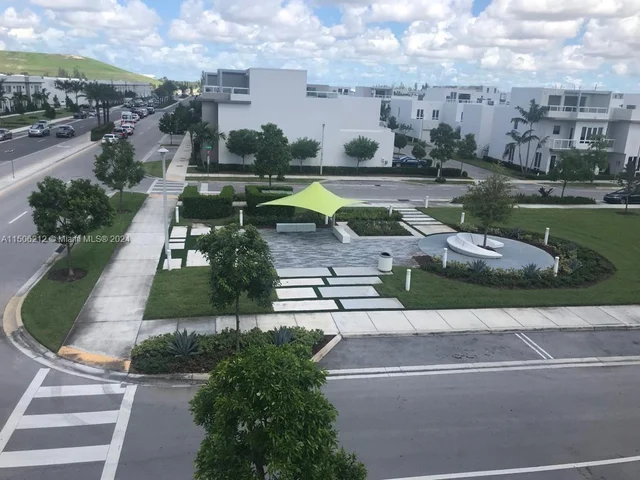 10464 NW 66th St, Doral FL 33178