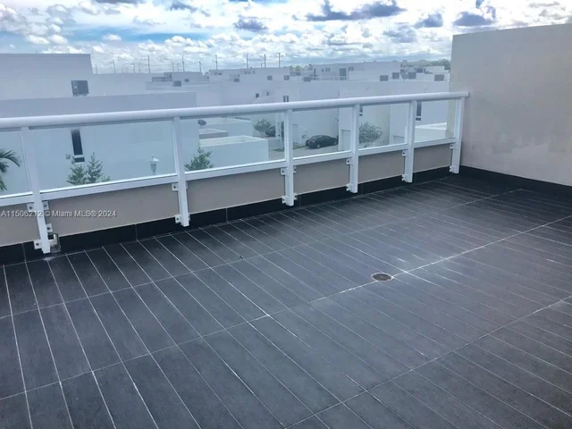 10464 NW 66th St, Doral FL 33178