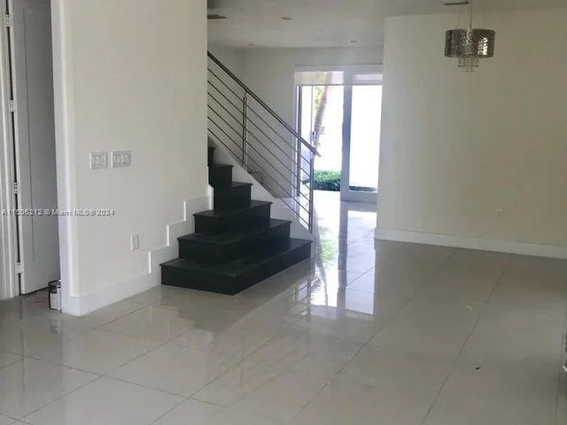 10464 NW 66th St, Doral FL 33178