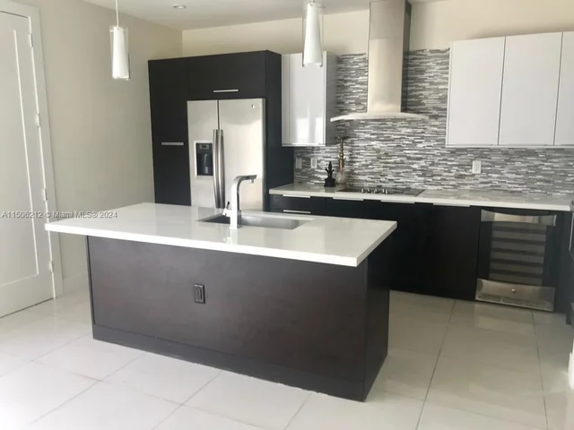 10464 NW 66th St, Doral FL 33178