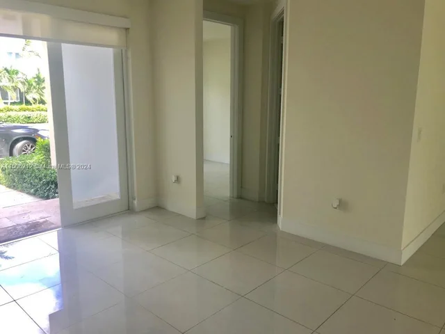 10464 NW 66th St, Doral FL 33178