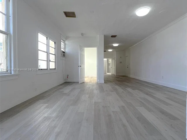 421 Washington Ave # 203, Miami Beach FL 33139