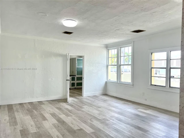 421 Washington Ave # 203, Miami Beach FL 33139