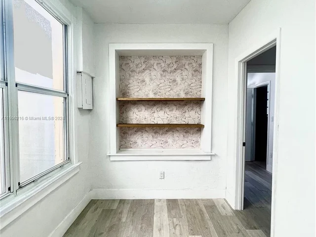 421 Washington Ave # 203, Miami Beach FL 33139