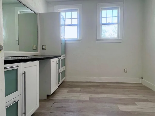 421 Washington Ave # 203, Miami Beach FL 33139