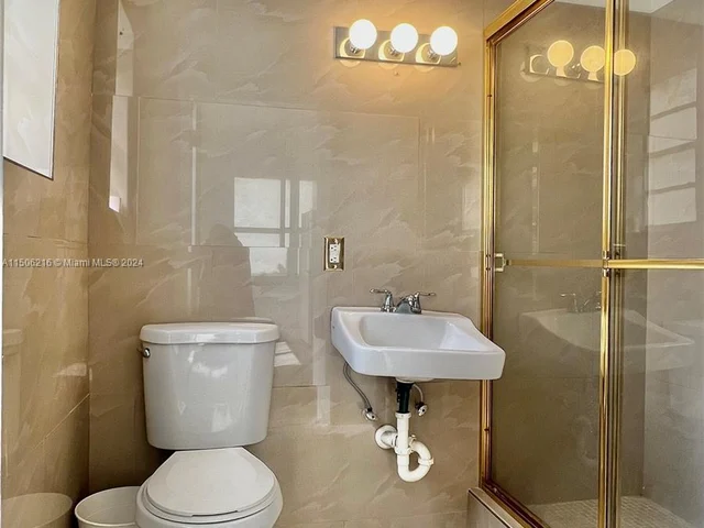 421 Washington Ave # 203, Miami Beach FL 33139