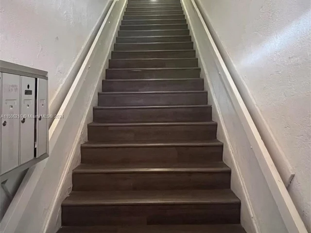 421 Washington Ave # 203, Miami Beach FL 33139