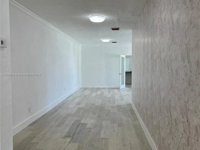 421 Washington Ave # 203, Miami Beach FL 33139