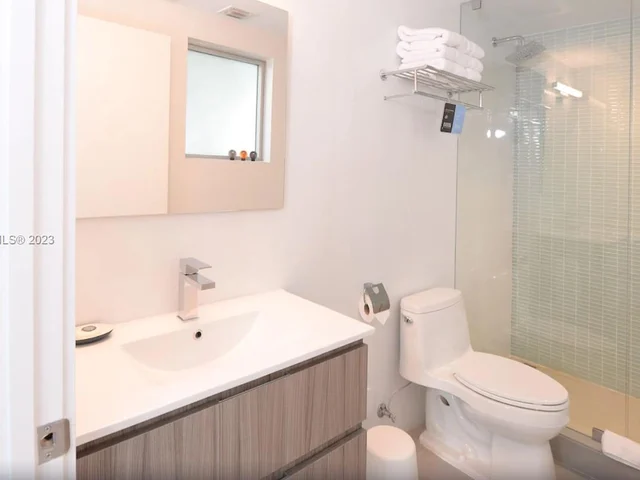 6080 Collins Ave # 618, Miami Beach FL 33140