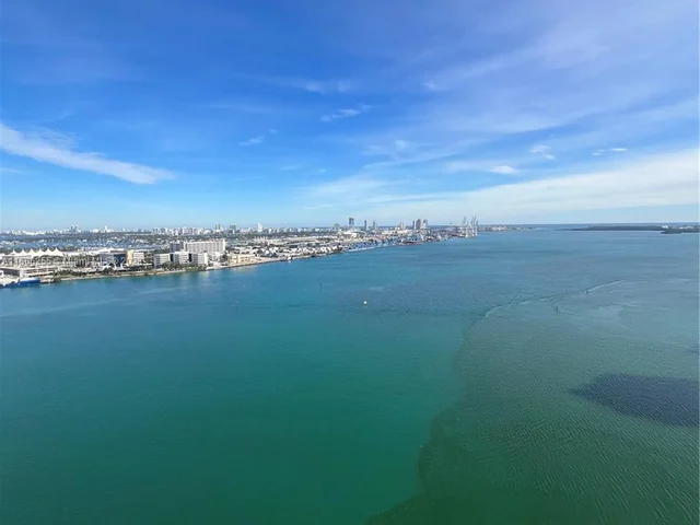 335 S Biscayne Blvd # 2712, Miami FL 33131