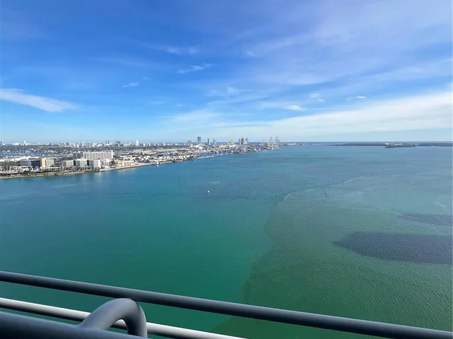 335 S Biscayne Blvd # 2712, Miami FL 33131