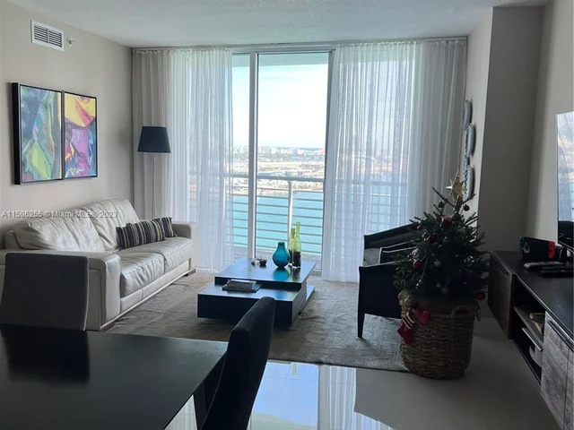 335 S Biscayne Blvd # 2712, Miami FL 33131