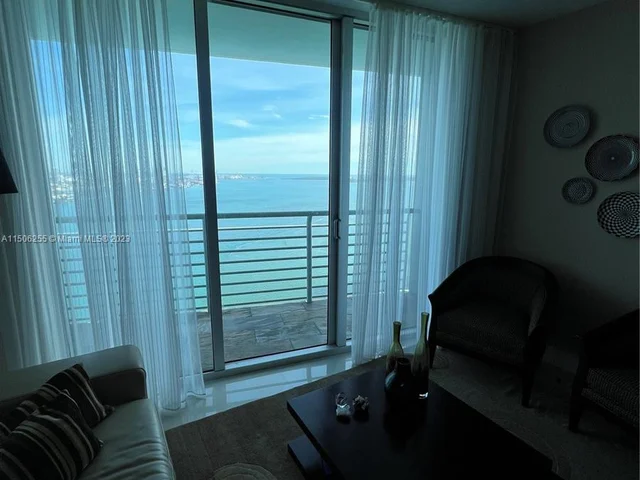 335 S Biscayne Blvd # 2712, Miami FL 33131